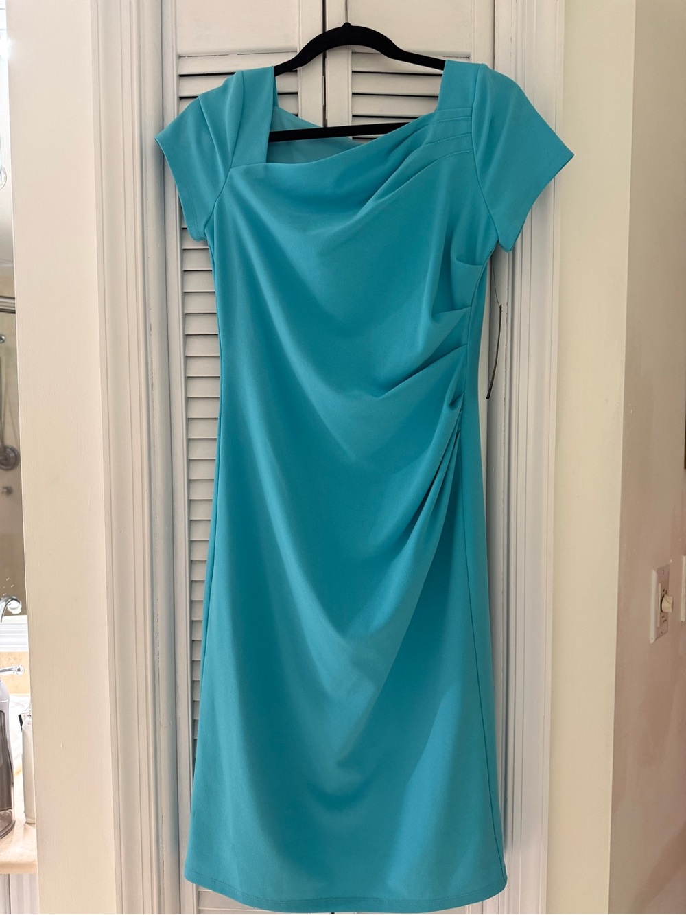 Super Cute Maggy London Teal Cap-Sleeve Ruched Midi Dress